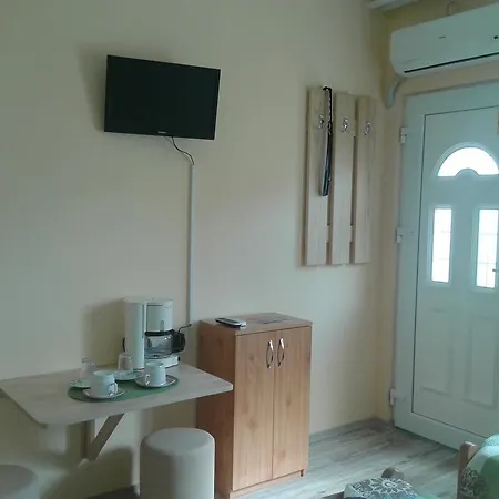 Sobe Zlatna Greda Motorcycle Friendly Hostel Nowy Sad