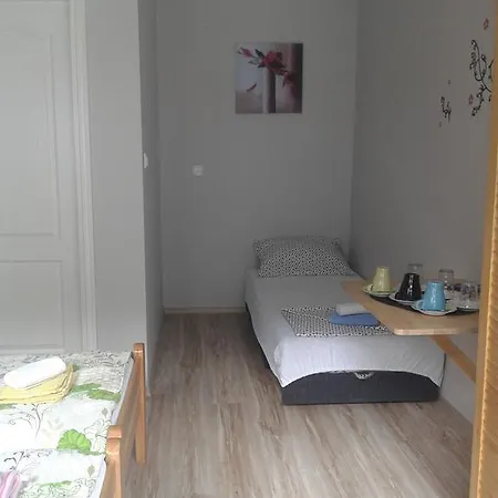 Sobe Zlatna Greda Hostel