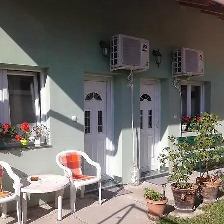 Sobe Zlatna Greda Motorcycle Friendly Hostel