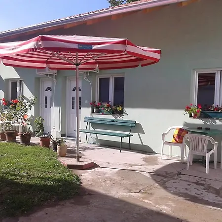 Hostel Sobe Zlatna Greda Motorcycle Friendly *