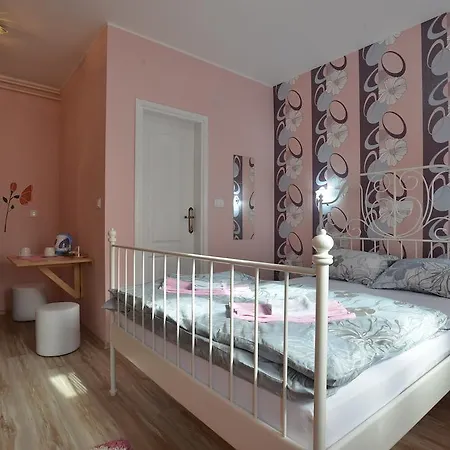 Sobe Zlatna Greda Motorcycle Friendly