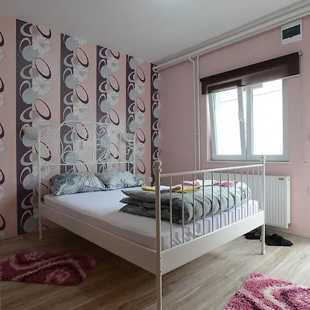 Hostel Sobe Zlatna Greda Motorcycle Friendly Nowy Sad